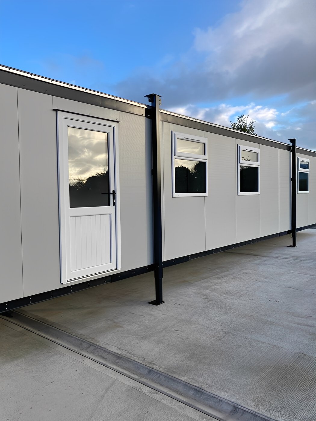 40Ft x 10Ft Jackleg Office Cabin 1 40Ft x 10Ft Jackleg Office Cabin