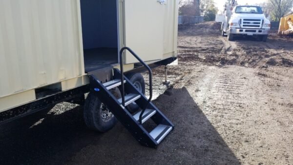 20ft Mobile Office Container With Trailer - Image 4