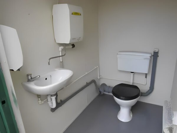 2+1 Toilet Block - Image 5