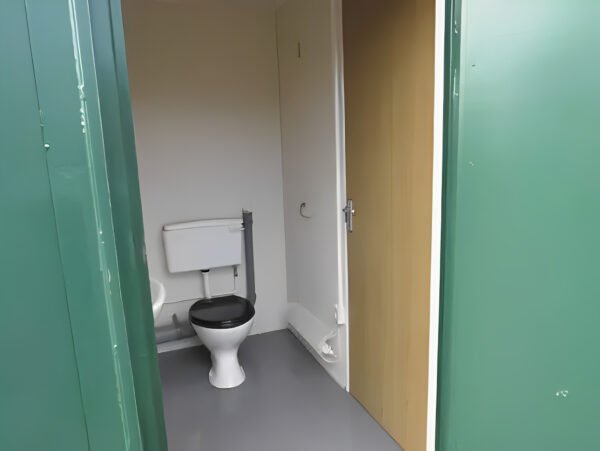 2+1 Toilet Block - Image 6