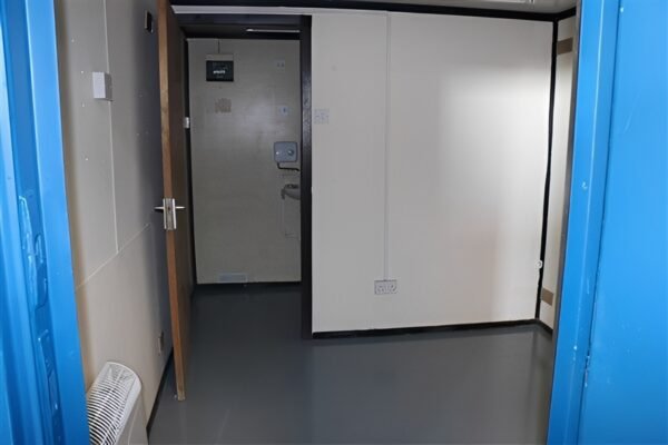13ft x 9ft Site Office With Toilet - Image 7