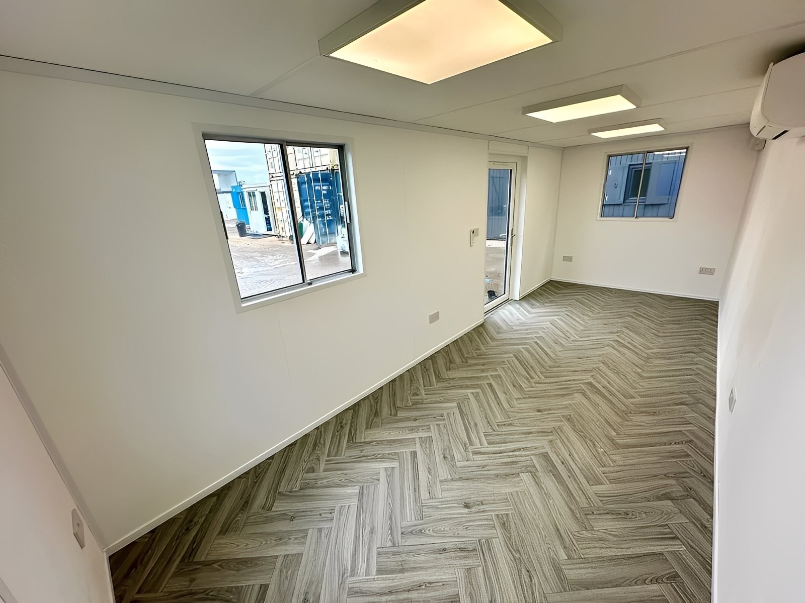 21ft x 8ft Custom Office Cabin – Refurbished Portable Building with A/C & Glazed Door 9 21ft x 8ft Custom Office Cabin – Refurbished Portable Building with A/C & Glazed Door - Image 9